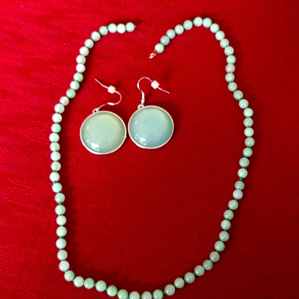 Necklace earring set